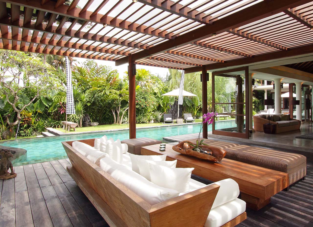 Villa sarasvati living area with view to pool